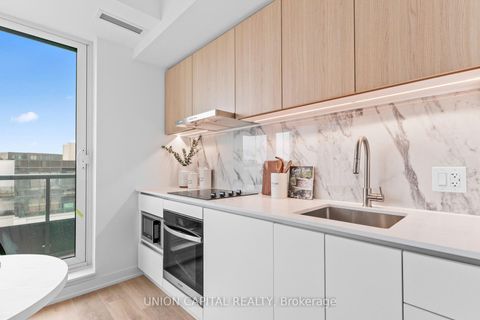 Photo 8 at PH06 - 1100 Sheppard Avenue W, York University Heights, Toronto