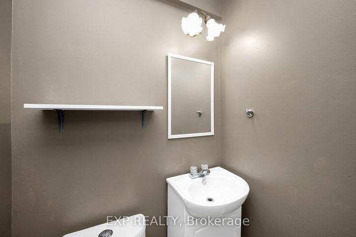 Photo 15 at 21 - 5017 Pinedale Avenue, Appleby, Burlington