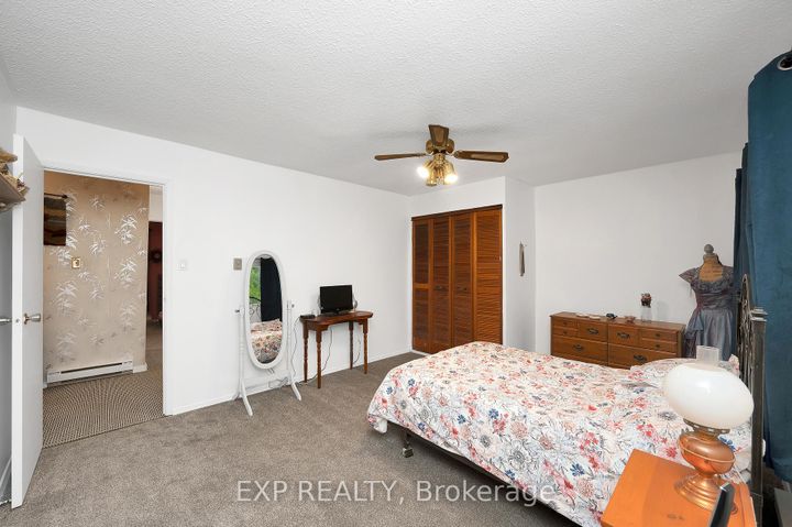 Photo 16 at 21 - 5017 Pinedale Avenue, Appleby, Burlington