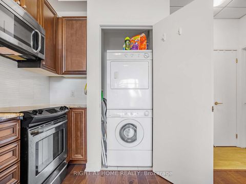 Photo 21 at 406 - 10376 Yonge Street, Mill Pond, Richmond Hill