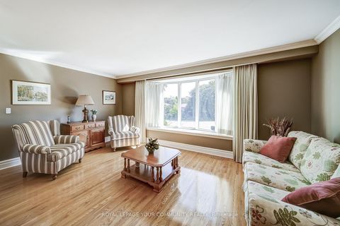 Photo 11 at 36 Devins Drive, Aurora Heights, Aurora