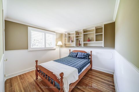 Photo 17 at 36 Devins Drive, Aurora Heights, Aurora