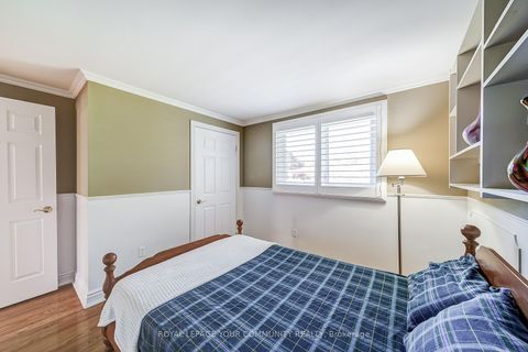 Photo 18 at 36 Devins Drive, Aurora Heights, Aurora