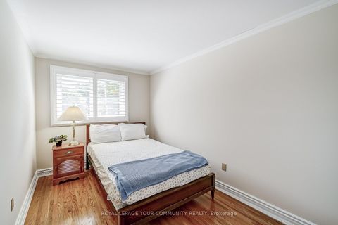 Photo 22 at 36 Devins Drive, Aurora Heights, Aurora