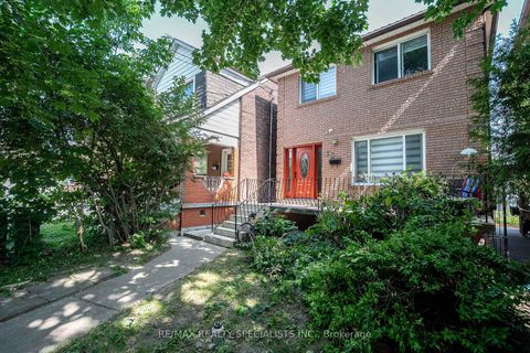 Photo 1 at 25 Auburn Avenue, Davenport, Toronto