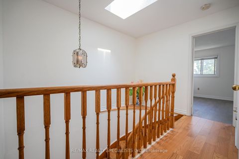 Photo 16 at 25 Auburn Avenue, Davenport, Toronto