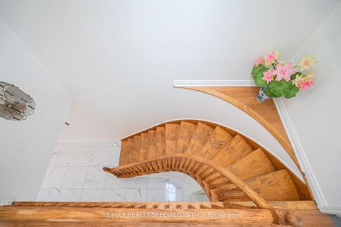 Photo 26 at 25 Auburn Avenue, Davenport, Toronto