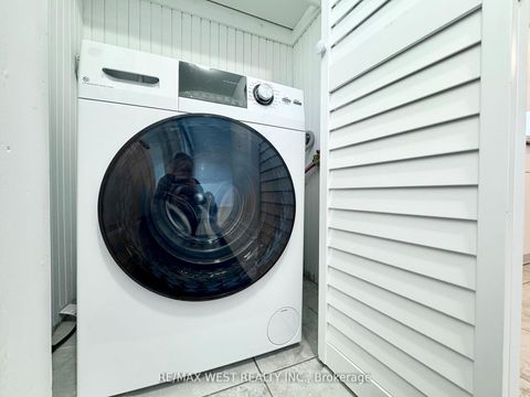 Photo 6 at 25 Bimini Crescent, Black Creek, Toronto