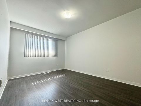 Photo 9 at 25 Bimini Crescent, Black Creek, Toronto