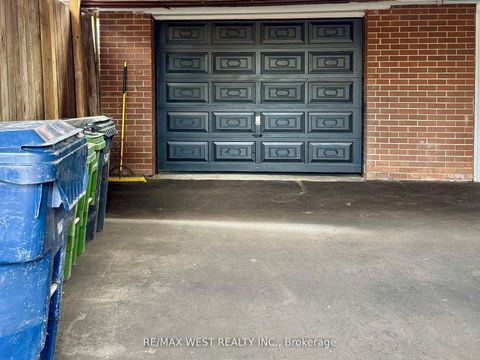 Photo 18 at 25 Bimini Crescent, Black Creek, Toronto