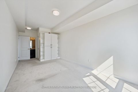 Photo 14 at 433 - 216 Oak Park Boulevard, RO River Oaks, Oakville