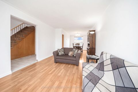 Photo 6 at 3 Stanstead Drive, Bathurst Manor, Toronto