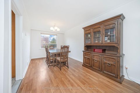 Photo 7 at 3 Stanstead Drive, Bathurst Manor, Toronto