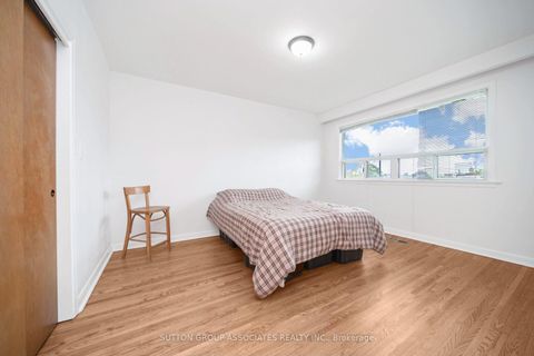 Photo 15 at 3 Stanstead Drive, Bathurst Manor, Toronto