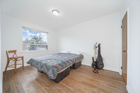 Photo 17 at 3 Stanstead Drive, Bathurst Manor, Toronto