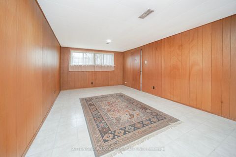 Photo 19 at 3 Stanstead Drive, Bathurst Manor, Toronto