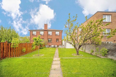 Photo 23 at 3 Stanstead Drive, Bathurst Manor, Toronto