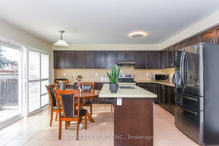 Photo 14 at 164 Gardenbrooke Trail, Bram East, Brampton