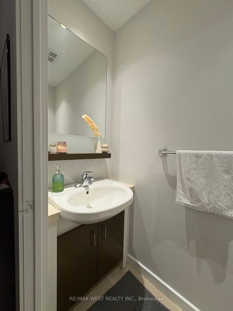 Photo 5 at 2204 - 218 Queens Quay W, Waterfront Communities C1, Toronto