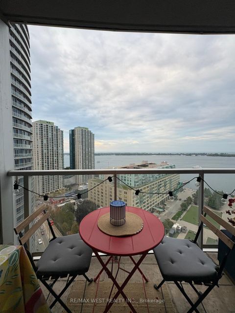 Photo 15 at 2204 - 218 Queens Quay W, Waterfront Communities C1, Toronto