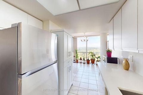 Photo 14 at 1603 - 10 Markbrook Lane, Jamestown, Toronto