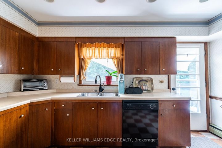 Photo 7 at 458 Elwood Road, Roseland, Burlington