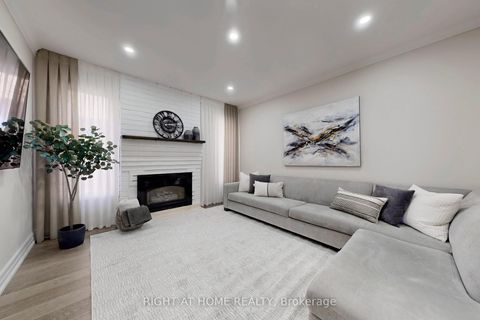 Photo 3 at 188 Oliver Lane, Maple, Vaughan