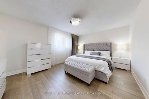 Photo 19 at 188 Oliver Lane, Maple, Vaughan