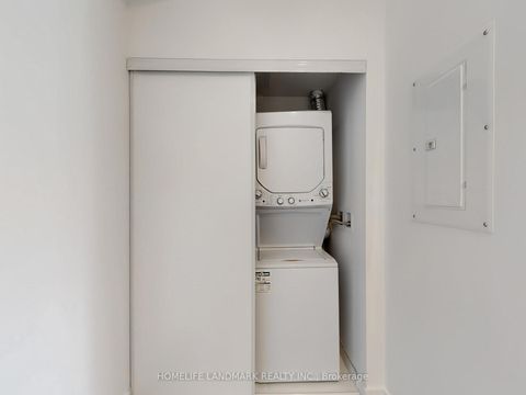 Photo 11 at 2007 - 20 Edward Street, Bay Street Corridor, Toronto