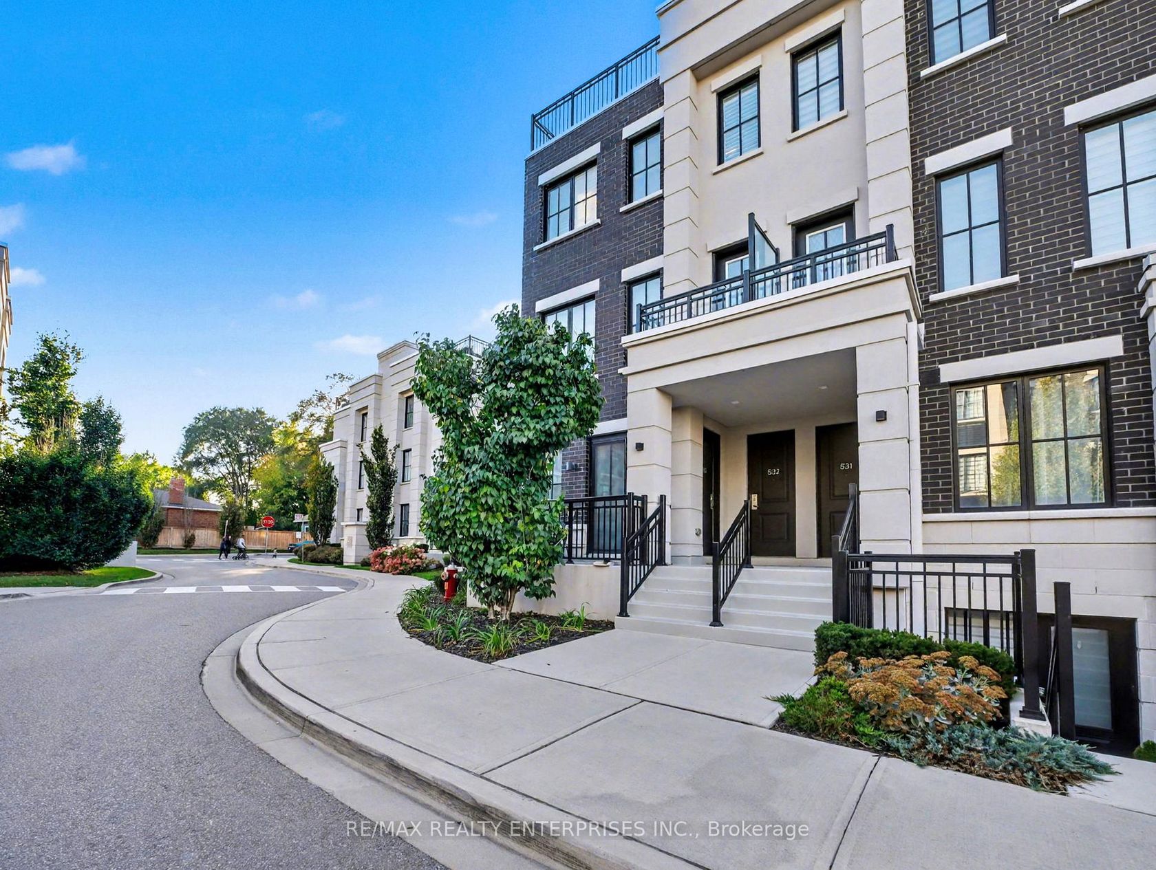 532 - 657 Cricklewood Drive, Mineola, Mississauga 
