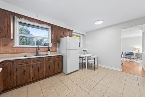 Photo 16 at 65 Glenmanor Drive, CO Central, Oakville