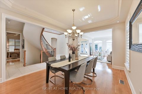 Photo 4 at 154 Charlton Boulevard, Newtonbrook West, Toronto