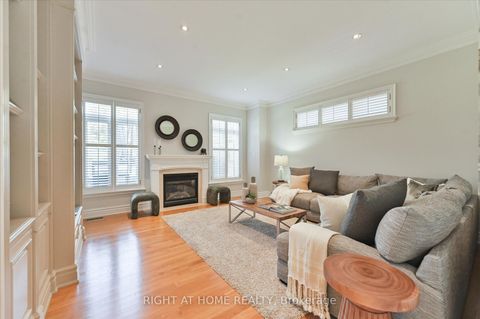 Photo 9 at 154 Charlton Boulevard, Newtonbrook West, Toronto