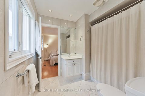 Photo 24 at 154 Charlton Boulevard, Newtonbrook West, Toronto