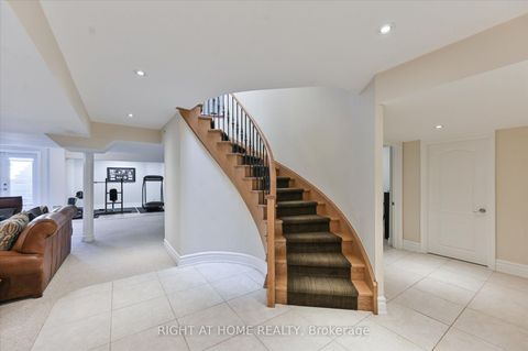 Photo 26 at 154 Charlton Boulevard, Newtonbrook West, Toronto