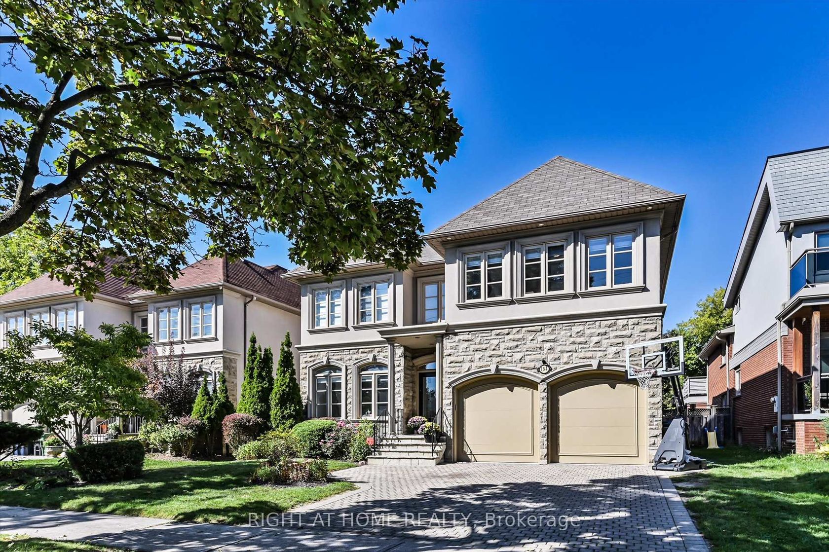 154 Charlton Boulevard, Newtonbrook West, Toronto 