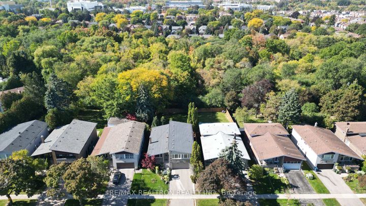Photo 3 at 105 Rockford Road, Branson, Toronto
