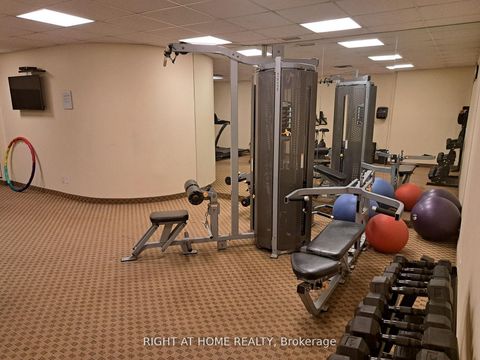 Photo 6 at 704 - 1 Maison Parc Court, Lakeview Estates, Vaughan