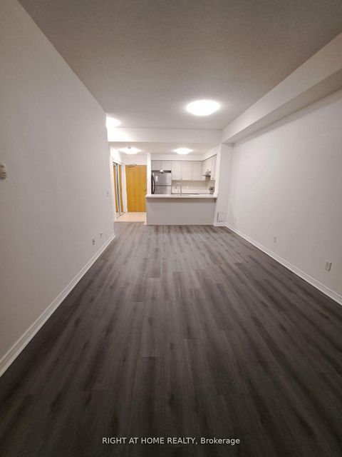 Photo 11 at 704 - 1 Maison Parc Court, Lakeview Estates, Vaughan