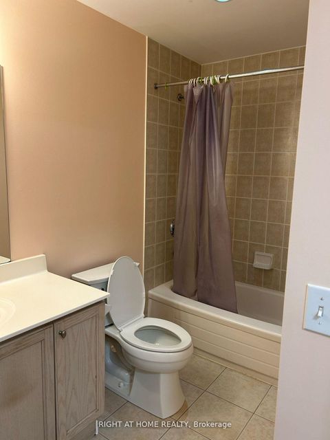 Photo 15 at 704 - 1 Maison Parc Court, Lakeview Estates, Vaughan