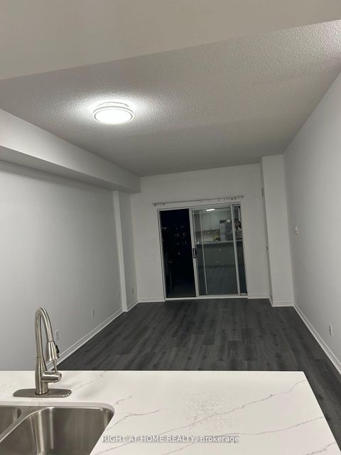 Photo 16 at 704 - 1 Maison Parc Court, Lakeview Estates, Vaughan