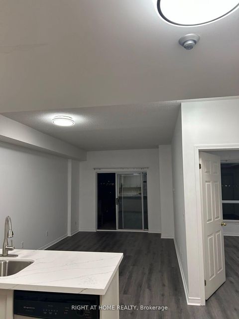Photo 17 at 704 - 1 Maison Parc Court, Lakeview Estates, Vaughan