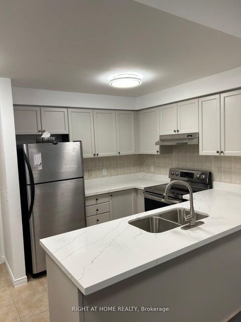 Photo 18 at 704 - 1 Maison Parc Court, Lakeview Estates, Vaughan Photo 18 at 704 - 1 Maison Parc Court, Lakeview Estates, Vaughan