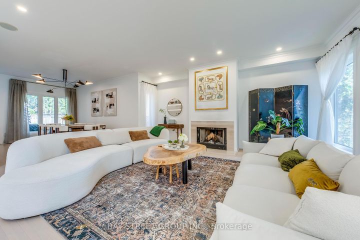Photo 6 at 128 beverley glen Boulevard, Beverley Glen, Vaughan