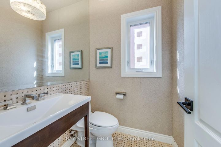 Photo 17 at 128 beverley glen Boulevard, Beverley Glen, Vaughan