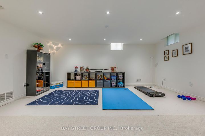 Photo 35 at 128 beverley glen Boulevard, Beverley Glen, Vaughan