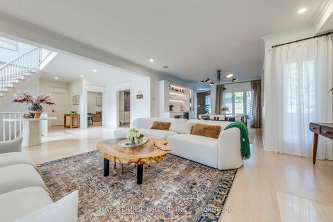 Photo 7 at 128 beverley glen Boulevard, Beverley Glen, Vaughan