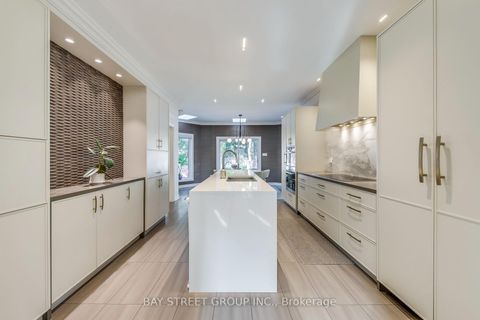 Photo 10 at 128 beverley glen Boulevard, Beverley Glen, Vaughan