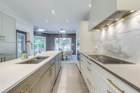 Photo 12 at 128 beverley glen Boulevard, Beverley Glen, Vaughan