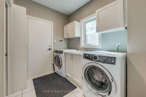 Photo 16 at 128 beverley glen Boulevard, Beverley Glen, Vaughan